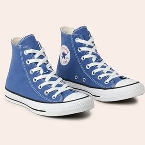 Chuck 70’s Hightop Blue Converse Sneakers. Size: Men’s 5 Women’s 7